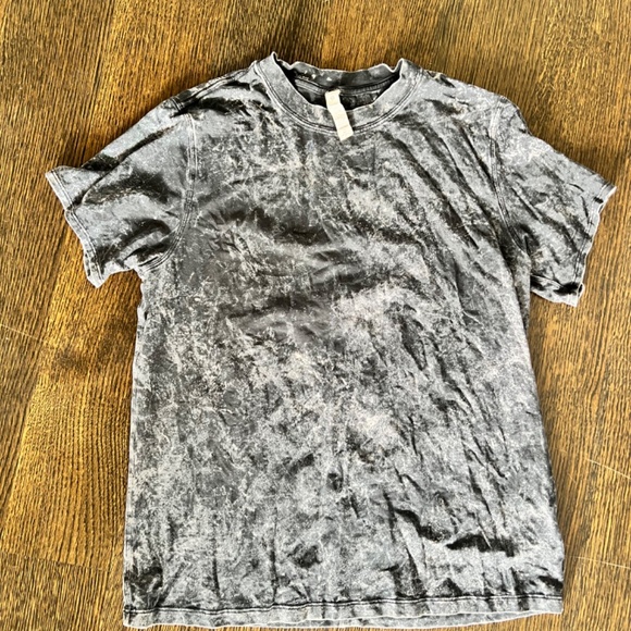 Lululemon Paris, cap and tie-dye shirt bundle - Picture 4 of 5